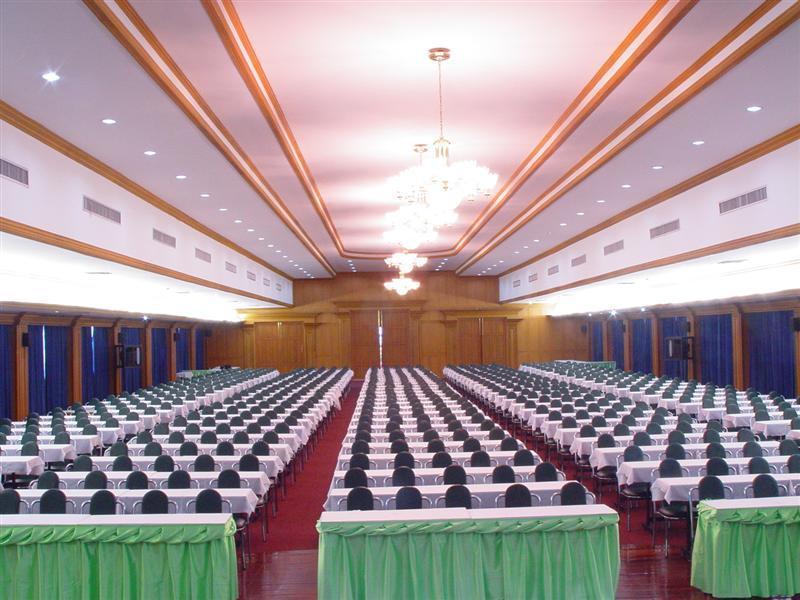 Pathumthani Place Hotel Esterno foto