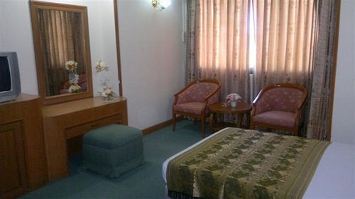 Pathumthani Place Hotel Esterno foto