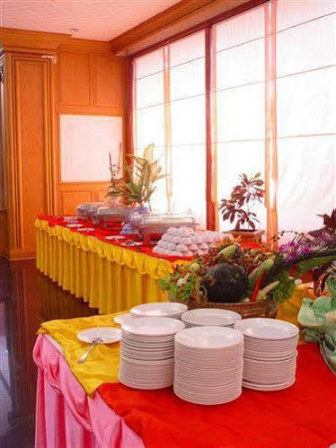 Pathumthani Place Hotel Esterno foto