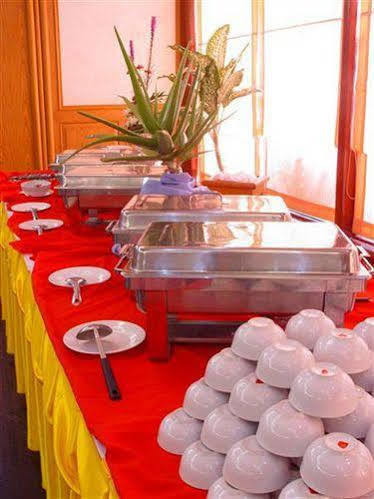 Pathumthani Place Hotel Esterno foto