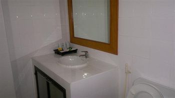 Pathumthani Place Hotel Esterno foto